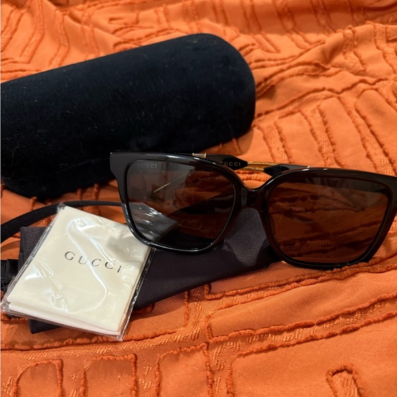 Gucci Women’s Sunglasses GG0599SA Black - Picture 2 of 8